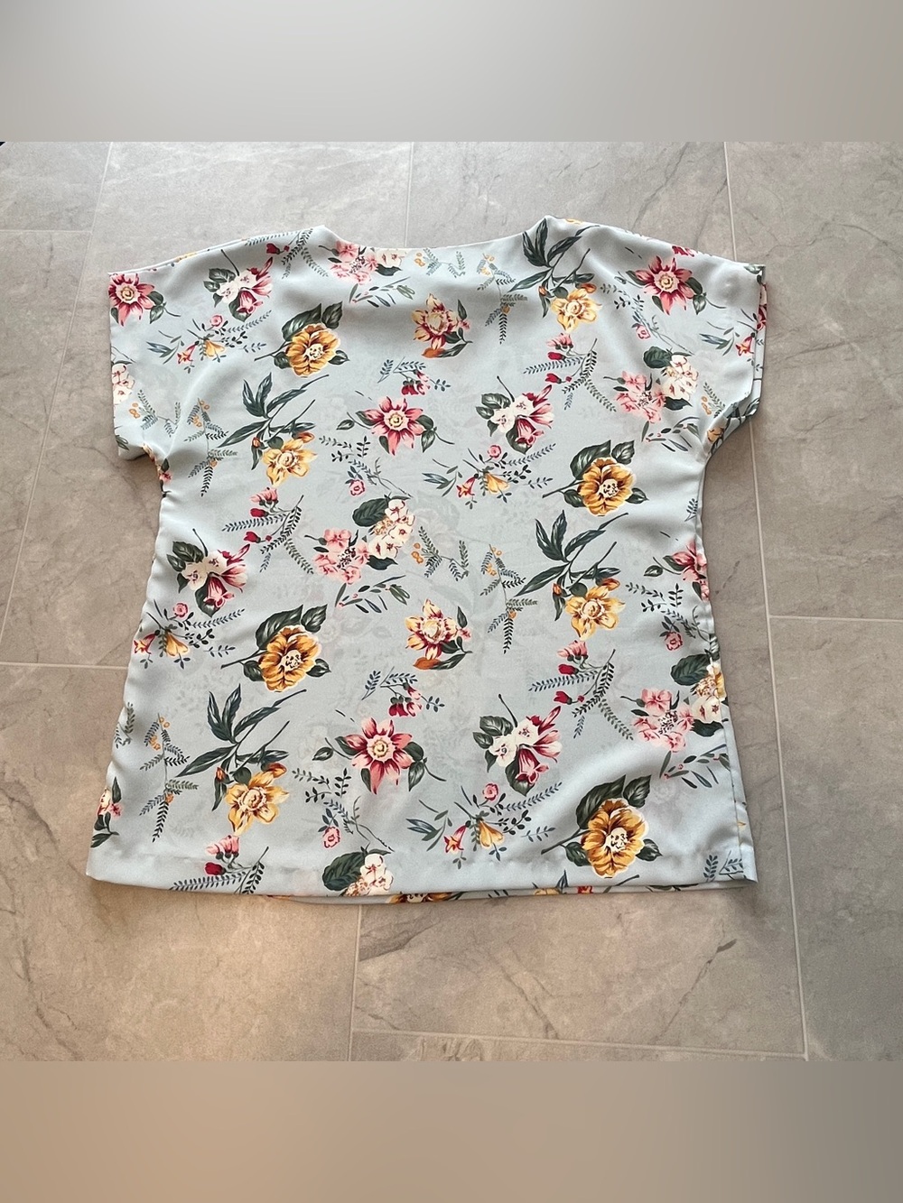 Requirements women Short Sleeve Floral Blouse size M Lightweight made in USA